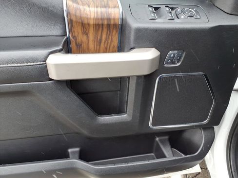 Used 2018 Ford F150 Lariat image 15