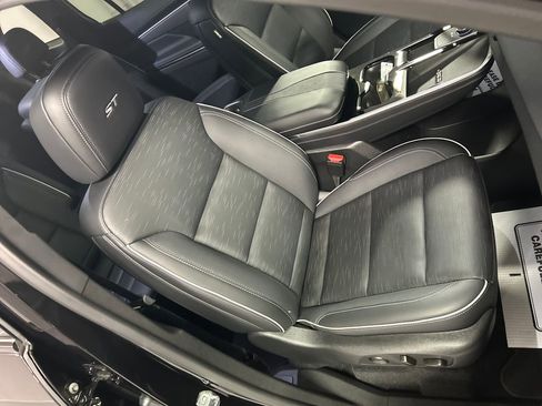 Used 2025 Buick Enclave Sport Touring image 26