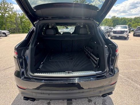 Used 2022 Porsche Cayenne S Platinum AWD/4WD image 9