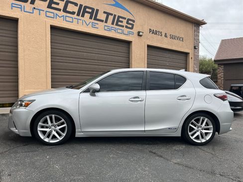Used 2016 Lexus CT 200h FWD image 3