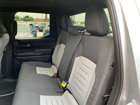 Used 2025 Toyota Tacoma TRD Sport AWD/4WD image 18