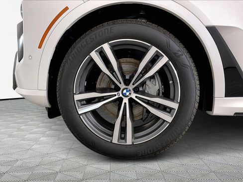 New 2026 BMW X7 xDrive40i w/ M Sport Package image 16