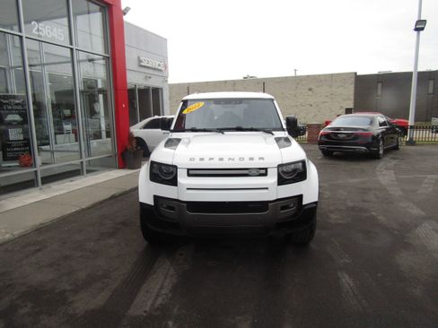 Used 2022 Land Rover Defender 110 X-Dynamic SE image 6