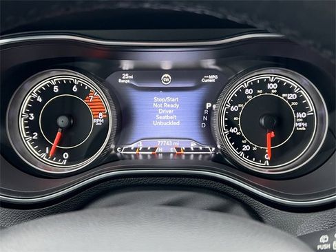 Used 2019 Jeep Cherokee Trailhawk w/ Cold Weather Group image 20