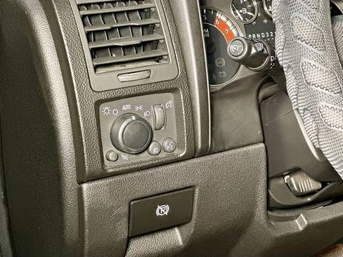 Used 2010 HUMMER H3T Alpha image 11