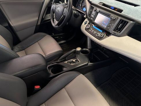 Used 2013 Toyota RAV4 Limited AWD/4WD image 18