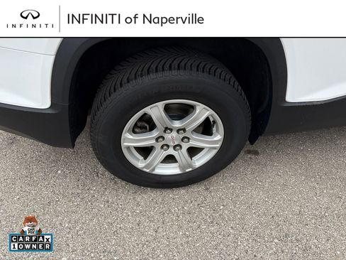 Used 2017 GMC Acadia SLE image 32