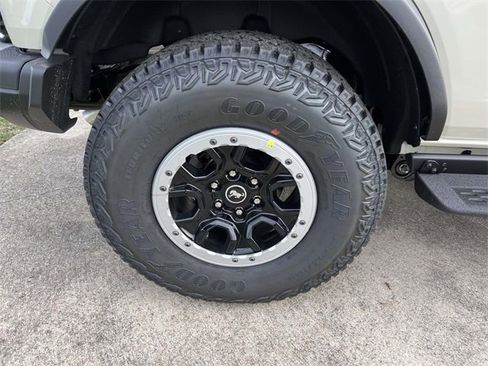 New 2025 Ford Bronco Big Bend w/ Black Diamond Package image 10