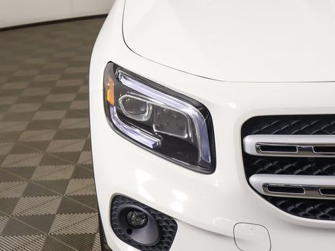 Used 2022 Mercedes-Benz GLB 250 4MATIC image 14