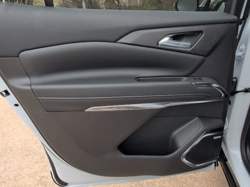 New 2026 Chevrolet Traverse High Country w/ LPO, Floor Liner Package image 10