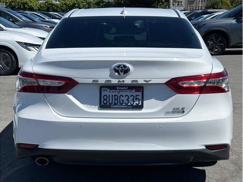 Used 2018 Toyota Camry XLE w/ Audio Package FWD image 4