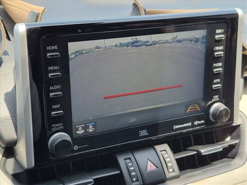Used 2020 Toyota RAV4 Limited FWD image 12
