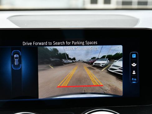 Used 2024 Mercedes-Benz GLB 250 image 15