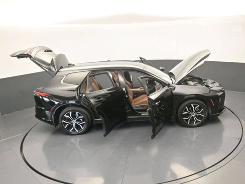 Used 2025 Toyota Crown Signia AWD/4WD image 76