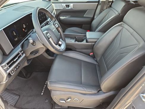 Used 2025 Hyundai Santa Fe SEL FWD image 12