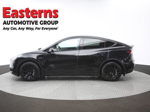 Used 2024 Tesla Model Y Long Range AWD/4WD image 54