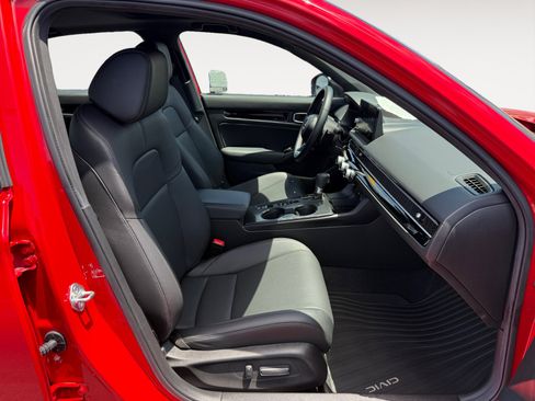 Certified 2025 Honda Civic Sport Touring image 19
