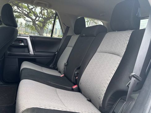 Used 2016 Toyota 4Runner SR5 RWD image 9