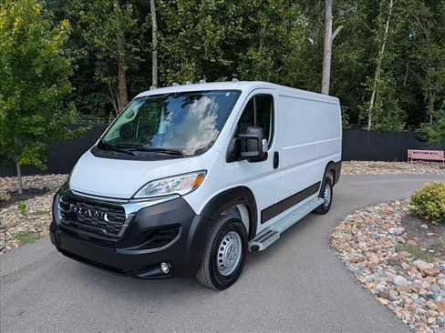 Used 2025 RAM ProMaster 2500 w/ U-Haul Equipment Group FWD image 1