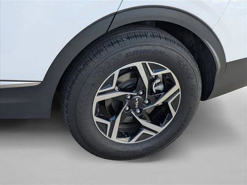 Used 2025 Kia Sportage LX FWD image 22