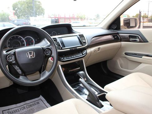 Used 2016 Honda Accord EX image 17