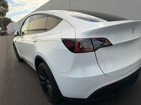 Used 2023 Tesla Model Y Long Range image 10