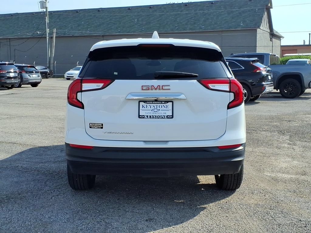 Used 2024 GMC Terrain SLE FWD image 6