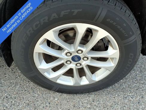 Used 2020 Ford Escape SE image 17