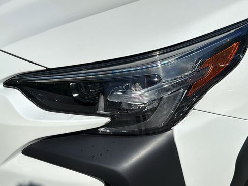 Certified 2025 Subaru Outback Premium AWD/4WD image 9