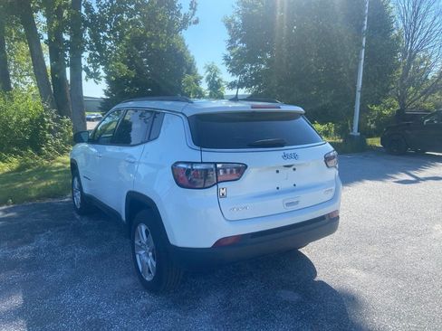 Used 2022 Jeep Compass Latitude AWD/4WD image 4