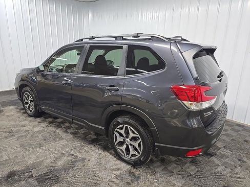 Used 2019 Subaru Forester Premium image 9