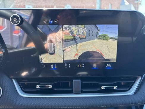 New 2026 Chevrolet Equinox LT w/ Convenience Package II AWD/4WD image 21