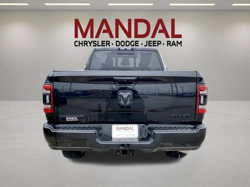 Used 2019 RAM 2500 Laramie w/ Black Appearance Package AWD/4WD image 6