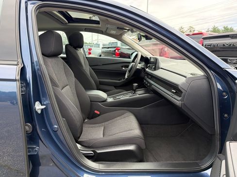 Used 2023 Honda Accord EX image 27