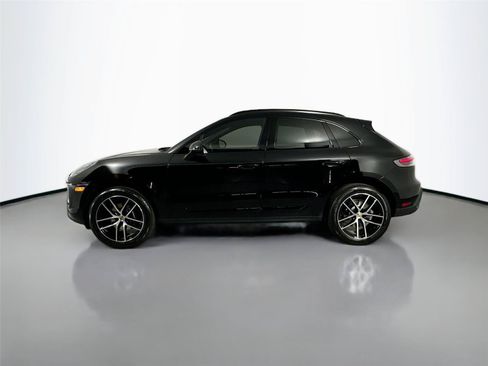 Certified 2026 Porsche Macan AWD/4WD image 2
