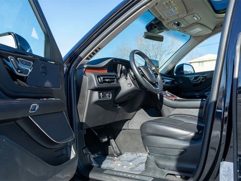 Used 2024 Lincoln Aviator Reserve image 14