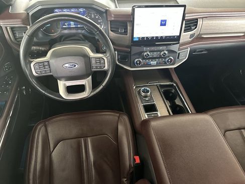 Used 2023 Ford Expedition Limited image 16