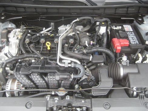 Used 2024 Nissan Altima 2.5 SV AWD/4WD image 13
