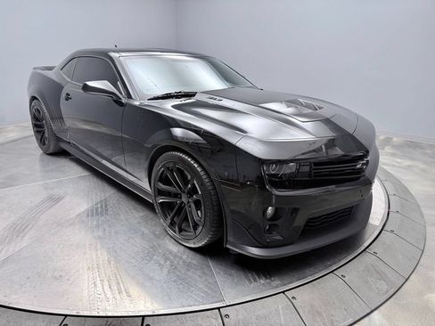 Used 2015 Chevrolet Camaro ZL1 w/ Gray Stripe Package RWD image 3