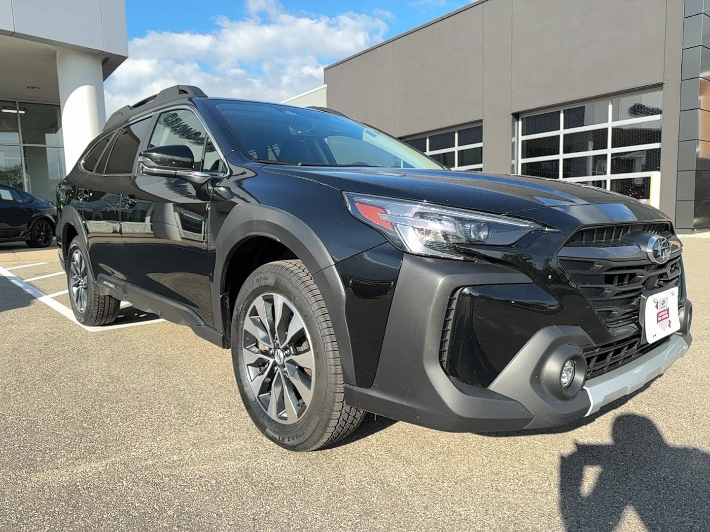 Certified 2024 Subaru Outback Limited AWD/4WD image 1