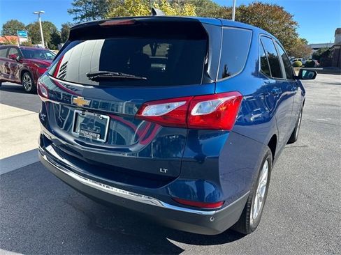 Used 2021 Chevrolet Equinox LT image 3