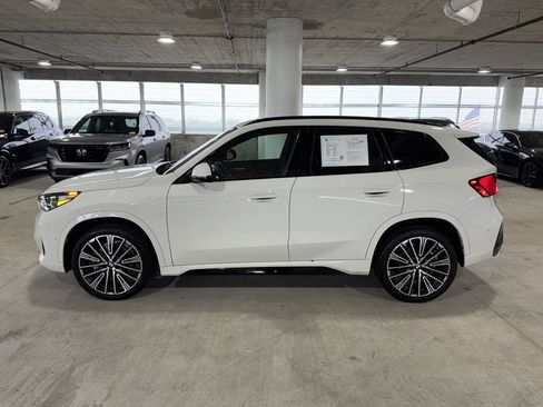Used 2023 BMW X1 xDrive28i w/ M Sport Package image 5