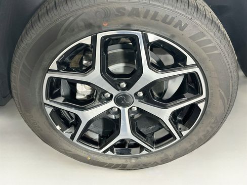 Used 2025 Jeep Compass Limited AWD/4WD image 11