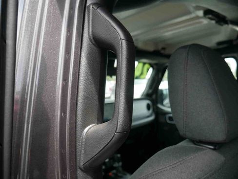 Used 2024 Jeep Wrangler Unlimited Sport AWD/4WD image 8