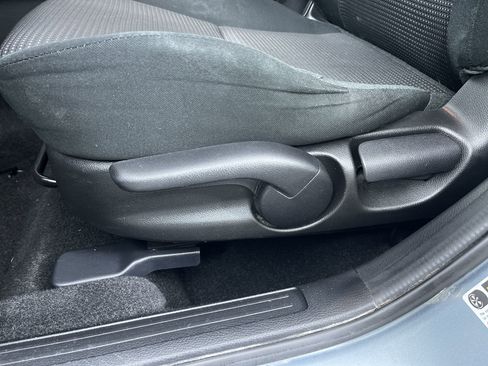 Used 2012 MAZDA MAZDA3 i Touring image 12