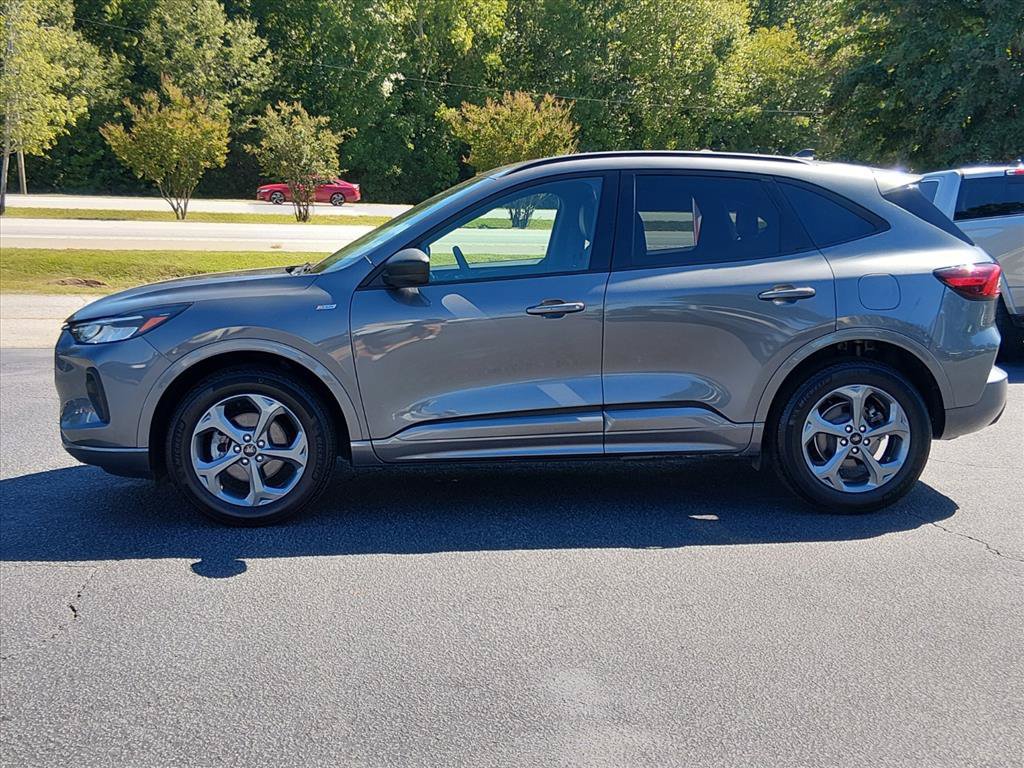 Certified 2023 Ford Escape ST-Line AWD/4WD image 7