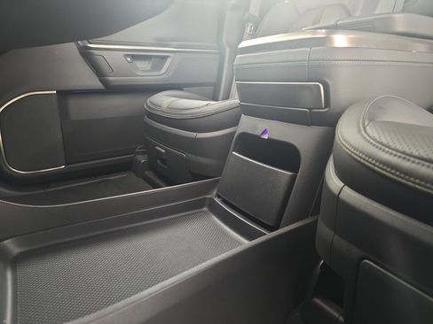 Used 2025 Rivian R1S Adventure image 33