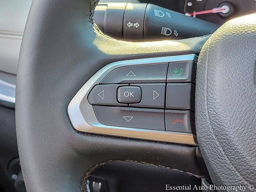 Used 2025 Jeep Compass Limited AWD/4WD image 27
