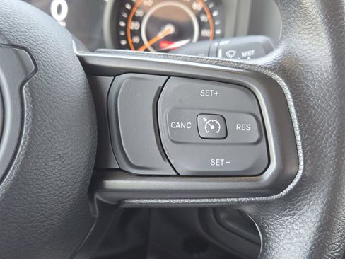 Used 2025 Jeep Wrangler Unlimited Sport AWD/4WD image 31