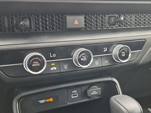 Used 2024 Honda CR-V LX image 17